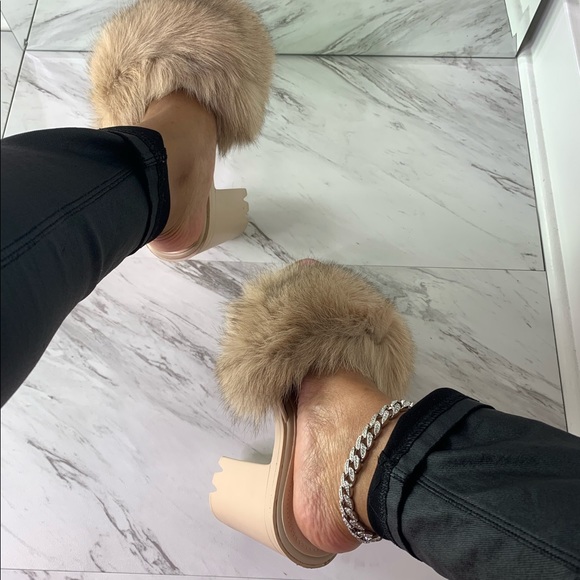 🧸 LORI Chunky Fur Heel 🧸 - Picture 2 of 8